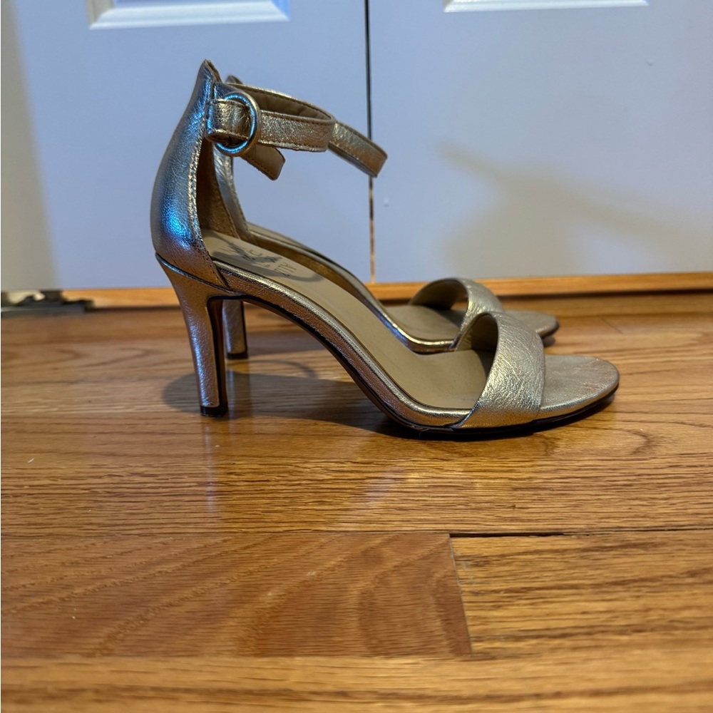 Naturalizer Metallic Gold Heels